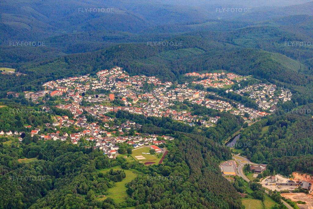 Luftbild: Ortsansicht von Osten in Lemberg im Bundesland Rheinland-Pfalz in Deutschland. Foto: IMG_29329.jpg vom 25.06.2010 durch Werner Riehm/FLY-FOTO.de