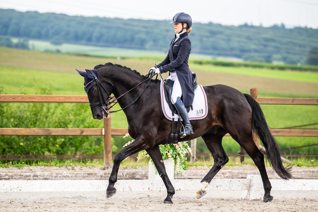Luxembourg Dressage Championship 2025 - Senior League B | Luxembourg Dressage Championship 2025 - Isabelle Rennel on Decoeur - Realisiert mit Pictrs.com