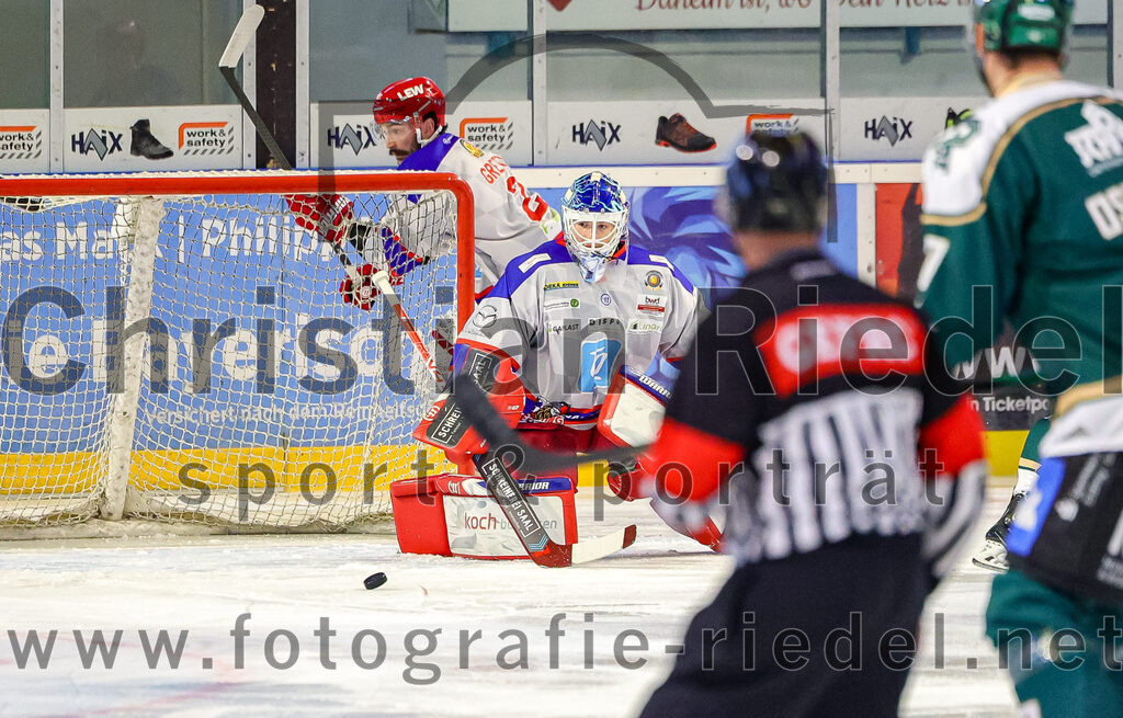 2025-09-14_032_TSV_Erding_gegen_EC_Peiting | Erding, Deutschland, 14.09.2025:Eishockey, Oberliga Süd 2025 / 2026, Testspiel, TSV Erding gegen EC Peiting, Endergebnis: 2:3Foto: Christian Riedel / fotografie-riedel.net