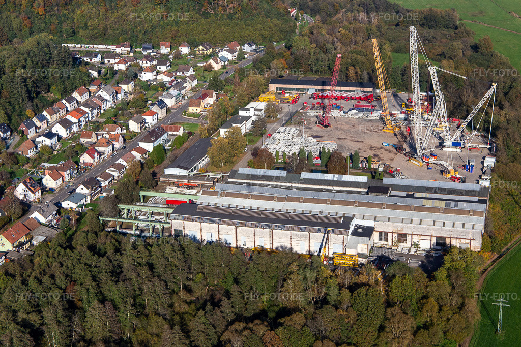 Luftbild: onroad GmbH (Spezial- und Schwertransporte, Kranüberführungen, Kranarbeiten) im Ortsteil Bierbach in Blieskastel im Bundesland Saarland in Deutschland. Foto: IMG_143972.jpg vom 27.10.2024 durch Werner Riehm/FLY-FOTO.deSchwerlasttransporte für Rheinland-Pfalz, das Saarland, Luxemburg und Frankreich - onroad GmbH