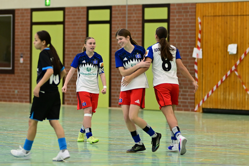 Fußball I Juniorinnen I Saison 2025-2026 I Hallenmasters U15+U17 | Der Sportfotograf. - Realisiert mit Pictrs.com
