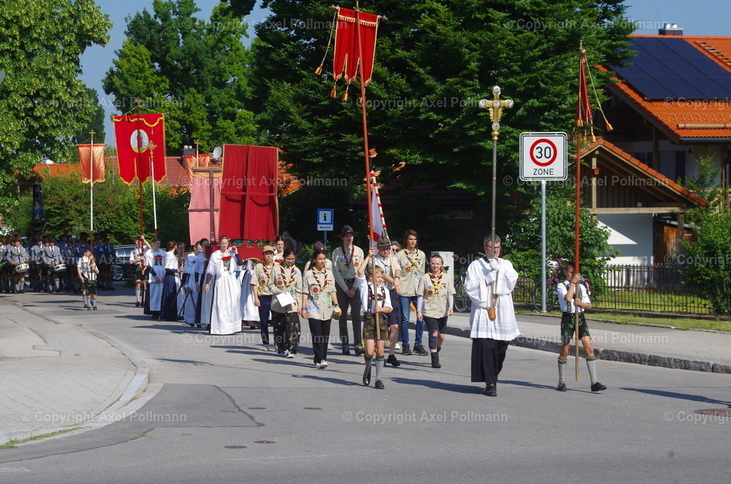 IMGP3105 | fotografiert von Axel PollmannLeonhardi Wallfahrt Benediktbeuern und Murnau, Fronleichnam, Fasching, Landschaft im Loisachtal und Benediktbeuern  - Realisiert mit Pictrs.com
