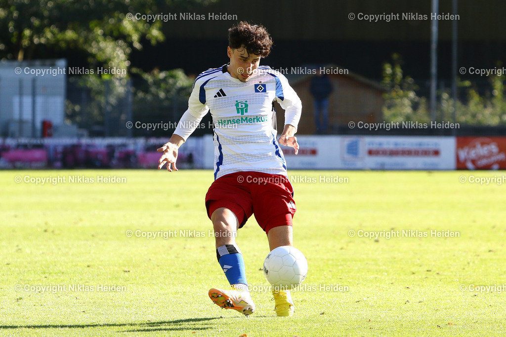 NH_FCStPauliU23_HamburgerSVU21_RegionalligaNord_06102024 | #16 Nicolas Oliveira (Hamburger SV U21)Fußball I Herren I Regionalliga Nord I Saison 2024-2025 I 13. Spieltag I FC St. Pauli U23 - Hamburger SV U21 I 06.10.2024 I Edmund-Plambeck-Stadion