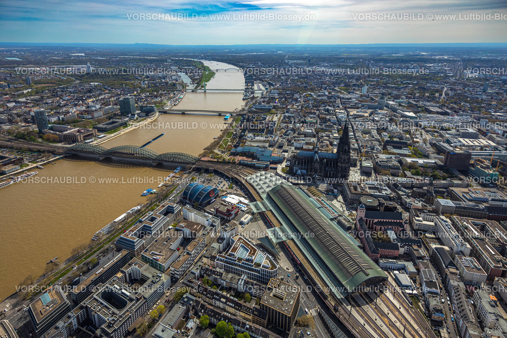 Koeln220403486 | Luftbild, Kölner Dom und Köln Hauptbahnhof, Musical Dome,Rhein,  Altstadt, Köln, Rheinland, Nordrhein-Westfalen, Deutschland