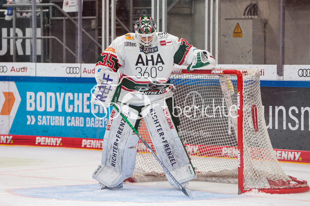 ERC Ingolstadt - Augsburger Panther | Markus KELLER (AEV #35) huetet ab mitte des zweiten Drittels den Kasten der Panther