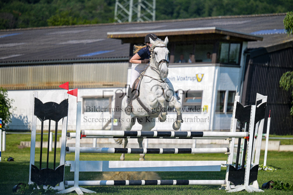 Reitturnier Voxtrup | Entdecke hochwertige Reitturnierfotos von Foto Oger. Professionell, emotional und authentisch – jetzt Lieblingsmomente im Shop bestellen. - Realisiert mit Pictrs.com