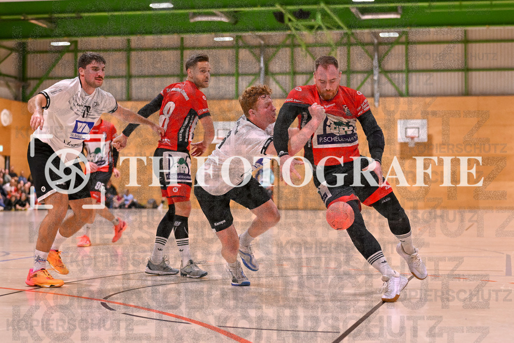 GER, SG Maulburg/Steinen - HSG Dreiland, Handball, Landesliga Suedbaden, 4. Spieltag, Saison 2024/2025, 12.10.2024 | Andre Leuchtmann (SG Maulburg/Steinen, #13) am Ball und im Duell mit Sandro Diego Di Gesualdo (HSG Dreiland, #06)GER, SG Maulburg/Steinen - HSG Dreiland, Handball, Landesliga Suedbaden, 4. Spieltag, Saison 2024/2025, 12.10.2024Foto: TH Fotografie/Thomas Hess