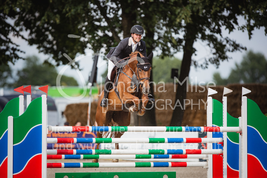 220705_Mühlen_M-Spr-705 | Late Entry Mühlen
05.07.2022
Springprüfung Kl.M*
6-8jährige Pferde
