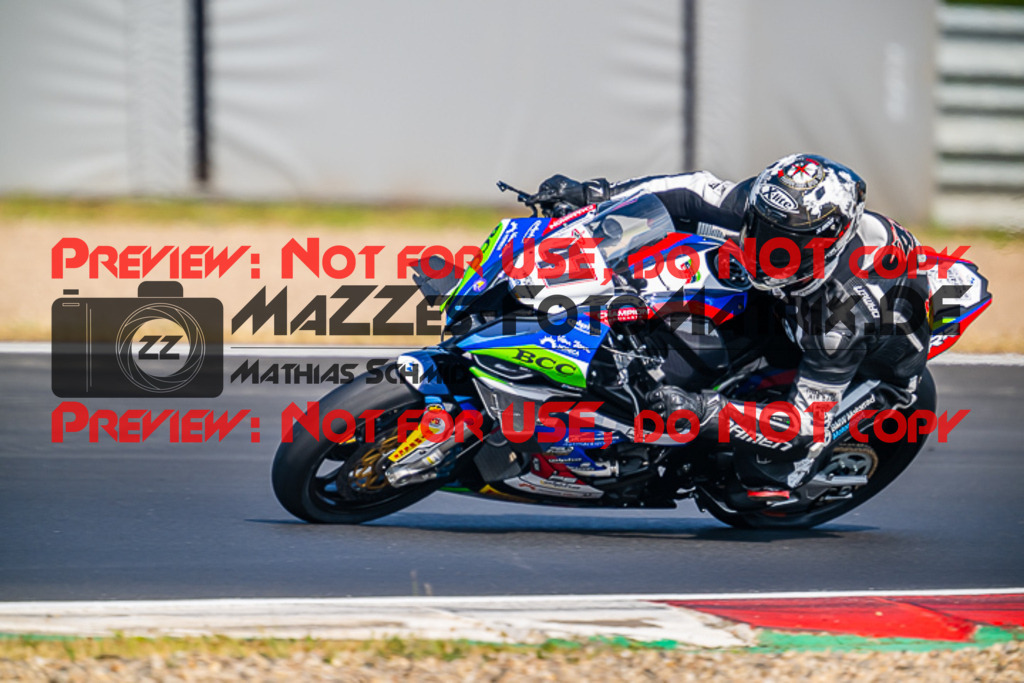 MaZZes_FotoMatrix_220626_7054 | PROSUPERSTOCK