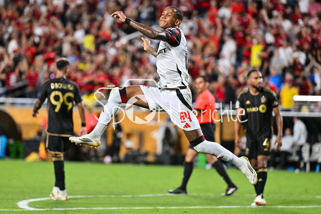 Los Angeles FC - CR Flamengo | Jubel nach dem Treffer zum 1-1 druch WALLACE YAN (Flamengo 64) / Tor / Torschuetze / Freude / Happy / FIFA Club World Cup: Los Angeles FC - CR Flamengo, Camping World Stadium am 24.06.2025 / NOT FOR SALE IN USA