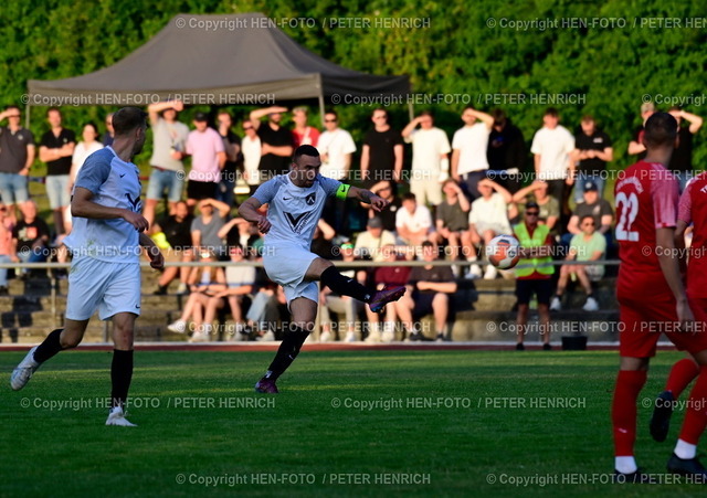 Relegation zur Gruppenliga | 14.06.2023 Fussball Saison 2022 2023 Endspiel SG Modau - TSV Auerbach Mitte Fernschuss Jan Dietrich (5 SGM) (Foto: Peter Henrich) - Realisiert mit Pictrs.com