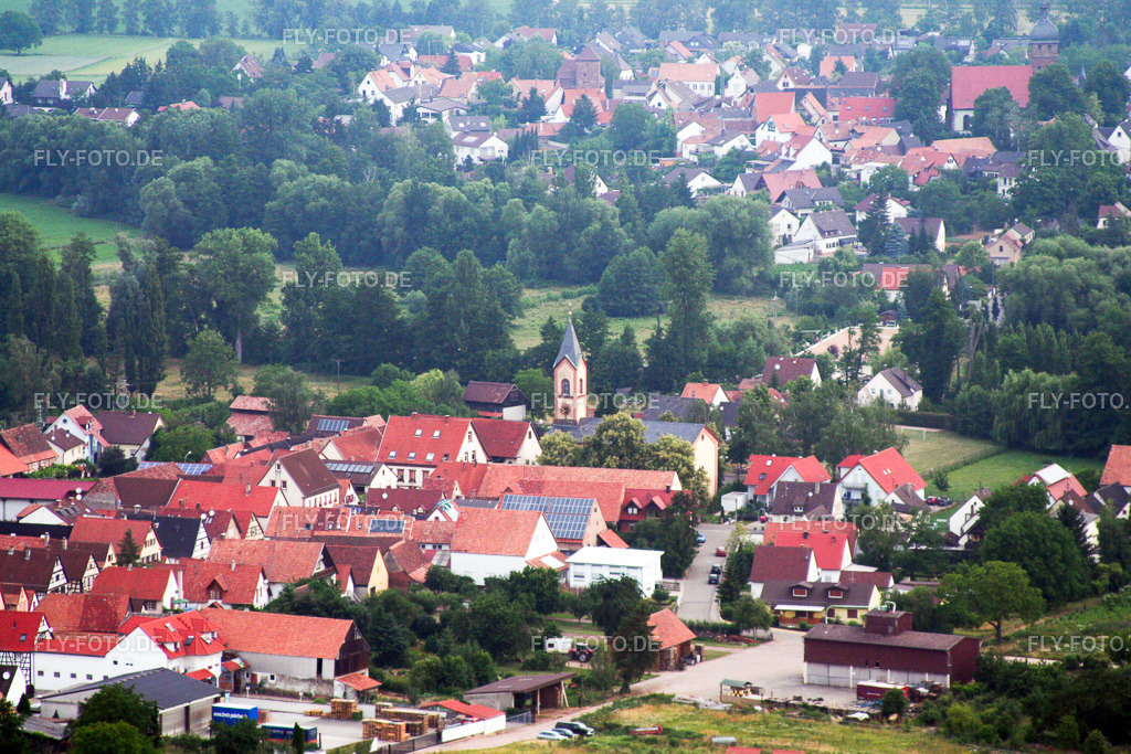 Gartenstr | Luftbild: Gartenstr im Ortsteil Mühlhofen in Billigheim-Ingenheim im Bundesland Rheinland-Pfalz in Deutschland. Foto: IMG_3070.jpg vom 25.06.2006 durch Werner Riehm/FLY-FOTO.de - Realisiert mit Pictrs.com