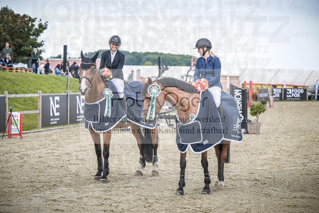 DOS_0130 | Entdecke hochwertige Reitturnierfotos von Foto Oger. Professionell, emotional und authentisch – jetzt Lieblingsmomente im Shop bestellen.Deutschlandweite Turnierfotografie. - Realisiert mit Pictrs.com