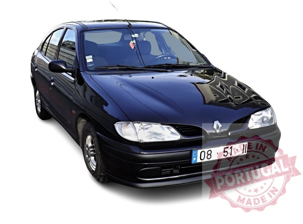 Renault Mégane Scenic showing its front on white background | Dark Renault Mégane Scenic parked, showing its front, isolated on white background - Realized with Pictrs.com