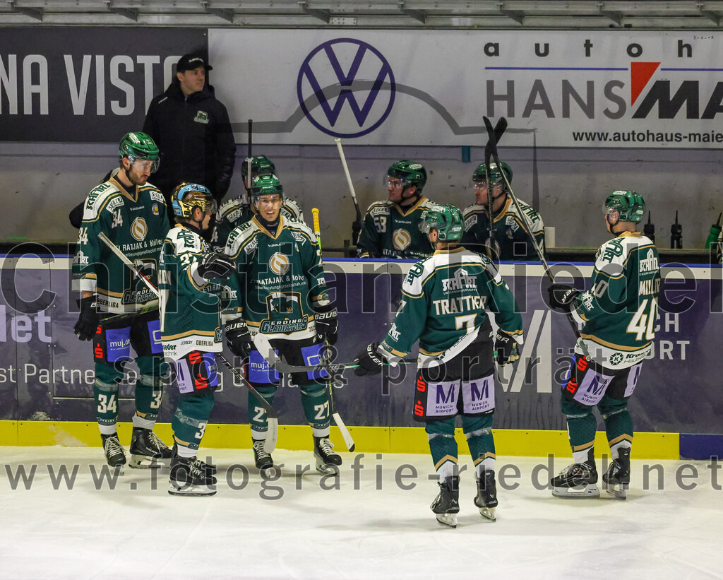 2026-02-15_052_TSV_Erding_gegen_EC_Peiting | Erding, Deutschland, 15.02.2026:Eishockey, Oberliga Süd 2025 / 2026, 47. Spieltag, TSV Erding gegen EC Peiting, Endergebnis: 4:5Bastian Cramer (Erding Gladiators, #34), Thomas Matheson (Erding Gladiators, #37), Mark Waldhausen (Erding Gladiators, #27), Louis Trattner (Erding Gladiators, #7), Dennis Miller (Erding Gladiators, #40)Foto: Christian Riedel / fotografie-riedel.net