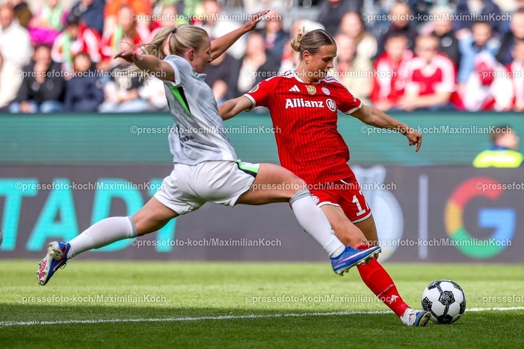 xKWIx14052601161 | 2026.05.14, xkwix, Fußball, Finale DFB-Pokal Frauen, VfL Wolfsburg -  FC Bayern München, Saison 2025 2026, Rhein-Energie-Stadion in Köln: Klara Bühl (FC Bayern München Frauen #17) beim Schuss DFB regulations prohibit any use of photographs as image sequences and or quasi-video. Photo: xKamilxWilkowskixPressefotoKochx
