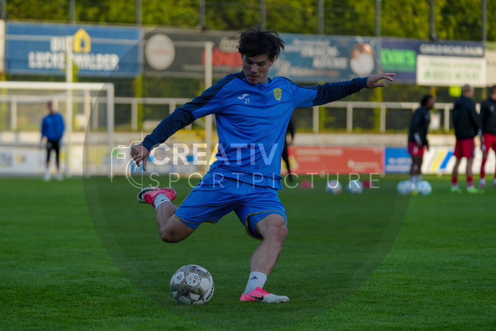 Fußball, Herren, Saison 2025/2026, Regionalliga Nordost, 8. Spieltag, FSV 63 Luckenwalde vs. FC Hertha 03 Zehlendorf, Dienstag 16.09.2025, Werner-Seelenbinder-Stadion Luckenwalde, | Fußball, Herren, Saison 2025/2026, Regionalliga Nordost, 8. Spieltag, FSV 63 Luckenwalde vs. FC Hertha 03 Zehlendorf, Dienstag 16.09.2025, Werner-Seelenbinder-Stadion Luckenwalde, Im Bild: Matthew Meier (Luckenwalde) - Realisiert mit Pictrs.com