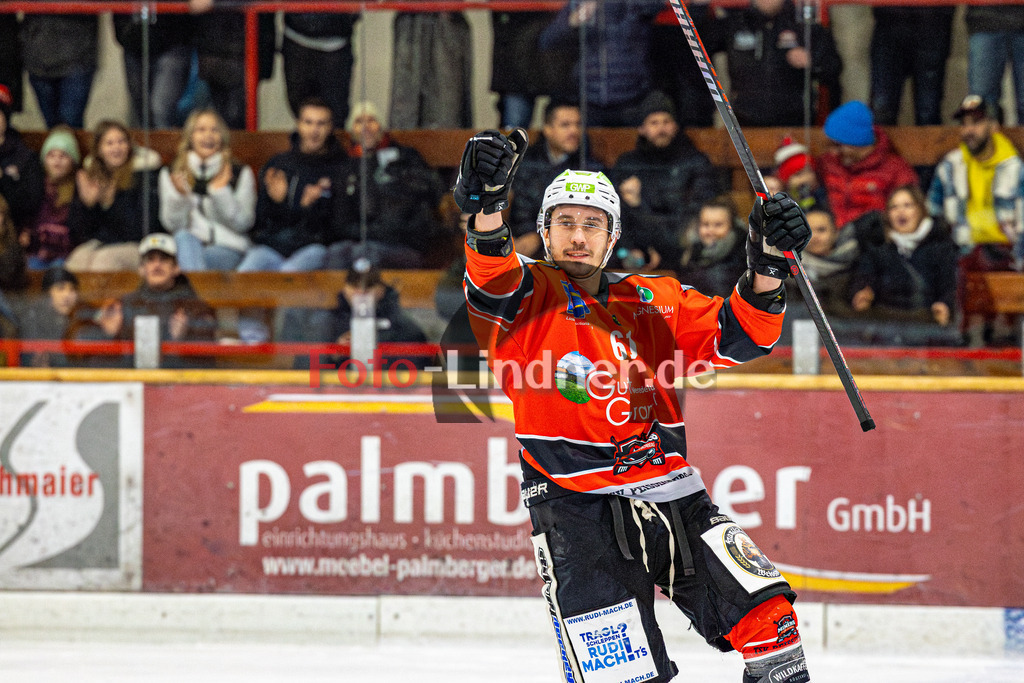 TSV Peißenberg Miners vs TEV Miesbach | Eishockey Bayernliga 2023/2024, TSV Peißenberg Miners vs TEV Miesbach, 20240202,
Tor Jubel Martin ANDRÄ (Miners 61),
2024-02-02 in Peißenberg (Eisstadion)
61 Martin ANDRÄ (Miners 61)
Copyright: WolfgangxLindner foto-lindner.de