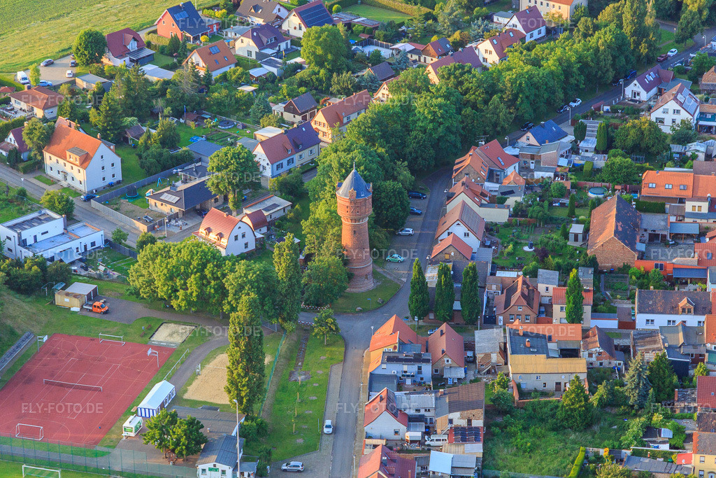Luftbild: Historischer Wasserturm im Ortsteil Frose in Seeland im Bundesland Sachsen-Anhalt in Deutschland. Foto: IMG_148041.jpg vom 11.06.2025 durch Werner Riehm/FLY-FOTO.de
