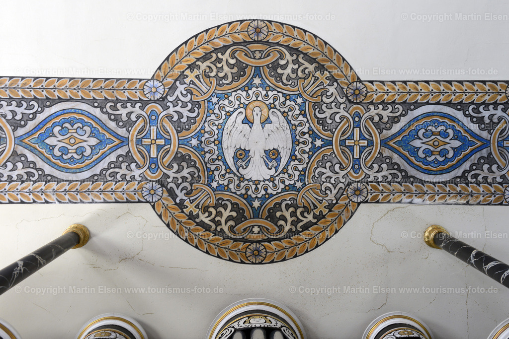 Freiburger Kirche_ELS_6622a | Freiburg an der Elbe - Aufnahmedatum: 20.09.2012, Aufnahmehöhe:  m, Koordinaten:  - , Bildgröße: 7360 x  4912 Pixel - Copyright 2012 by Martin Elsen, Kontakt: Tel.: +49 157 74581206, E-Mail: info@schoenes-foto.deSchlagwörter:Kirche,Orgel,Altar,Glocke, Foto - Realisiert mit Pictrs.com