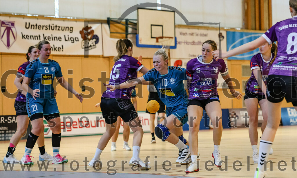 2024-02-24_059_SpVgg_Altenerding_gegen_SSG_Metten_Frauen | Erding, Deutschland, 24.02.2024:
Handball, Bezirksoberliga Frauen Altbayern 2023 / 2024, 15. Spieltag, SpVgg Altenerding gegen SSG Metten, Endergebnis: 32:28

Milena Niewöhner (SSG Metten, #21), Verena Bauer (SpVgg Altenerding, #55), Lena Steininger (SSG Metten, #10), Lena Prem (SpVgg Altenerding, #5)

Foto: Christian Riedel / fotografie-riedel.net