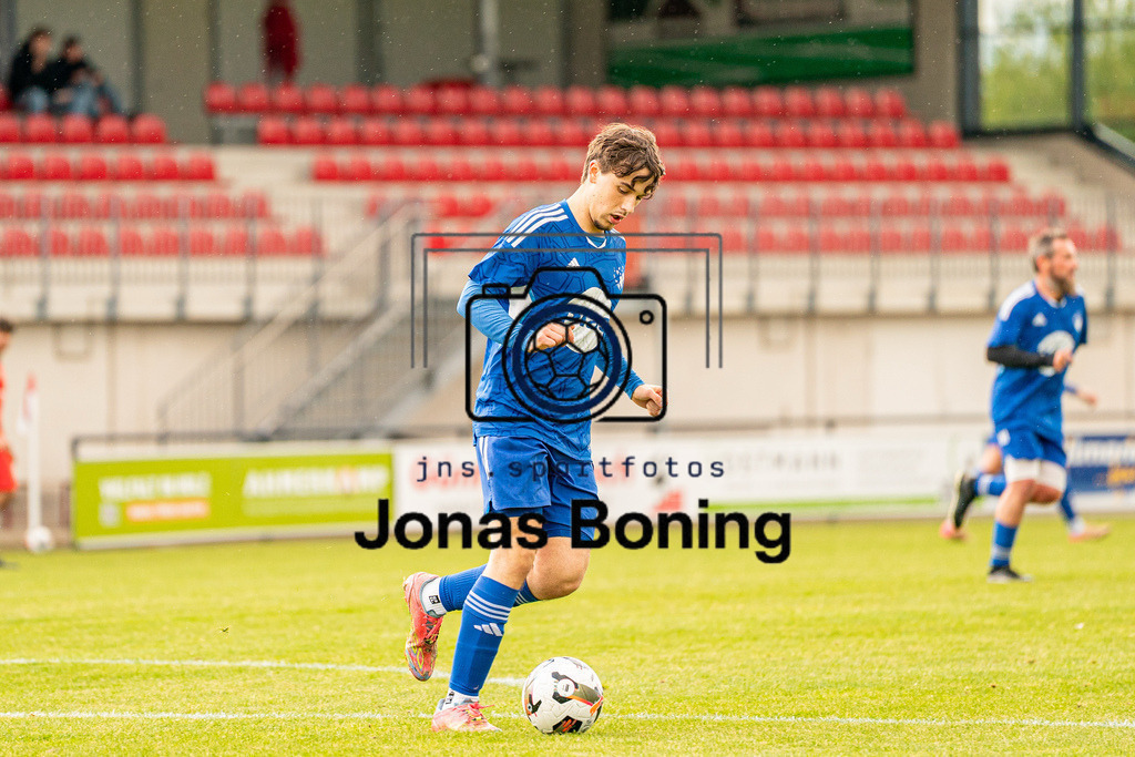 Fußball I Herren I Saison 2025-2026 I Kreisliga VEC I 27. Spieltag I VFL Oythe II - TUS Neuenkirchen I 03571 | jns.sportfotos - Realisiert mit Pictrs.com