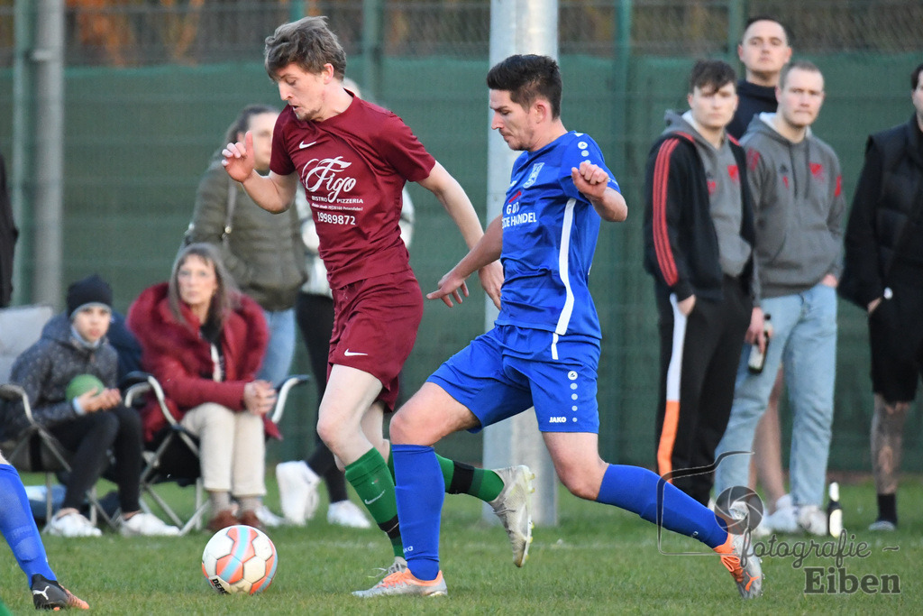 SG FriPe-FC Rastede | Herren Kreisliga; SG FriPe (rot)-FC Rastede (blau) am 21.04.2023; in Petersfehn (A-Platz), Photo: Philip Eiben 2023 - Realisiert mit Pictrs.com