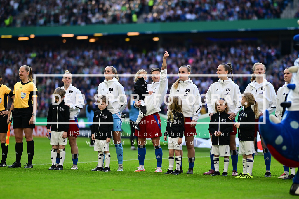 Fußball I Frauen I Saison 2024-2025 I DFB-Pokal I Halbfinale I Hamburger SV - SV Werder Bremen I 31429 | Der Sportfotograf. - Realisiert mit Pictrs.com