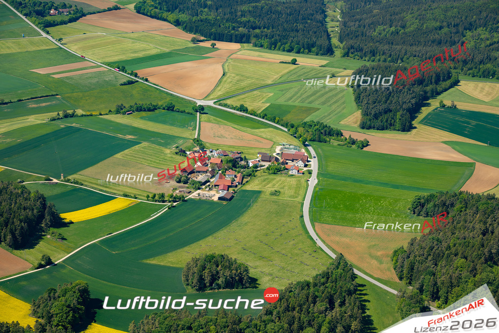 Giggelsberg Kastl Bild- Das Luftbild wurde 2025 vom UL-Flugzeug heraus erstellt ( keine Drohne ) - Hochauflösende Luftaufnahme -Nicht vergleichbar mit Google Maps oder Satelittenbilder- Die Geschenkidee !Mit Lizenz und Bildrechte bestellbar