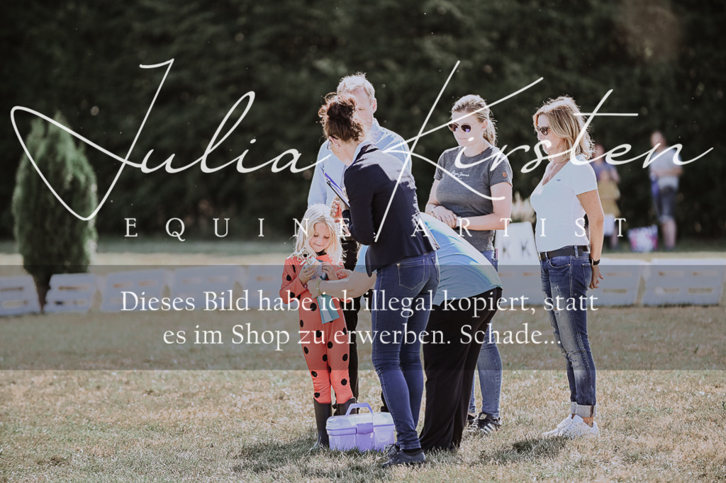 DSC_9210 | Pferde- und Turnierfotografie in Westsachsen. Pferdeportraits, Auftragszeichnungen und intuitive Kunst.