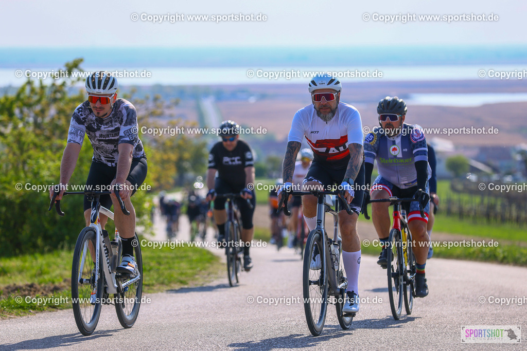 TRA_0856 | Neusiedlersee Radmarathon 2026@sportshot_your_pictrs #yourpictures#roadtowm2029 #nrm #neusiedlerseeradmarathon #neusiedlersee #neusiedlerseetourismus #burgenland #mörbisch #nrm26 #burgenlandtourismus #voglundco #poweredbyburgenlandtourismus #radsport #rad #marathon #ucigranfondo #visitburgenland #ucigranfondoworldseries