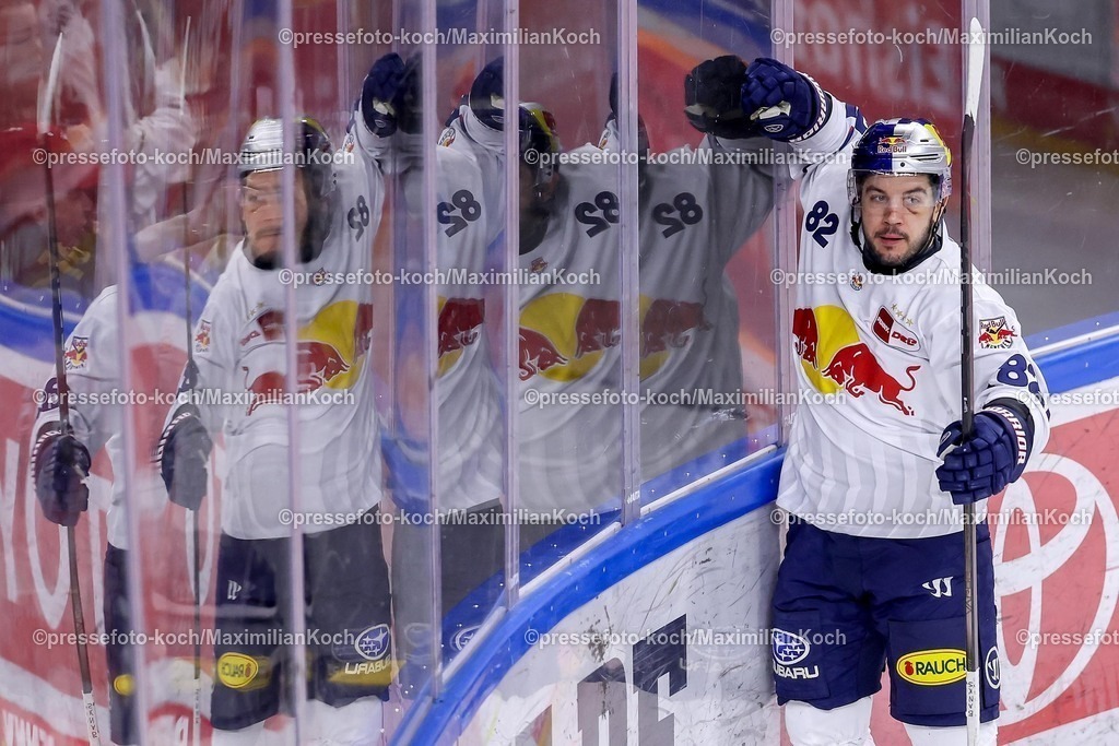 KEC03012501004 | 03.01.2025, Eishockey, Penny DEL, Kölner Haie - EHC Red Bull München, Spieltag 33, Lanxess-Arena Köln: Torjubel nach dem 1:0 durch Torschütze Chris DeSousa (EHC München #82)