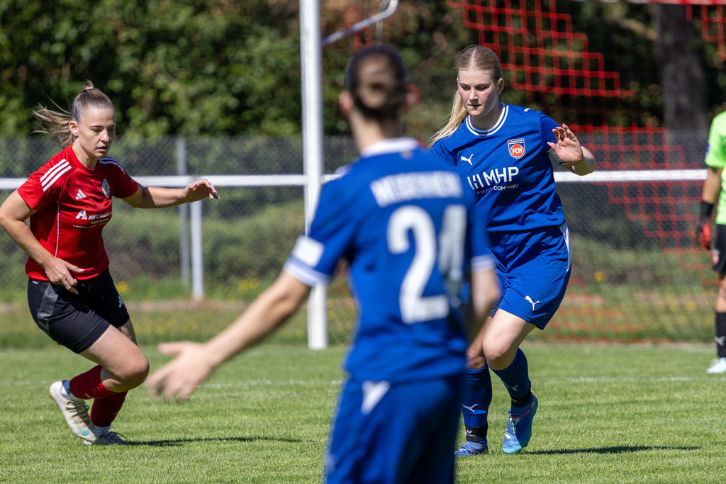 20260906-FCH-Huettlingen_069 | TSV Hüttlingen vs. 1.FC Heidenheim 1846 II, Fußball, Frauen, Bezirkspokal, 2026/2027, 1.Runde, 06.09.2026 in Hüttlingen(Foto: Michael Bulling) - Realisiert mit Pictrs.com