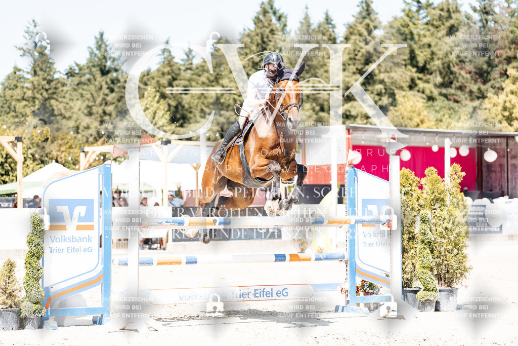 CK900545 | Turnierfotografie Pferdefotografie Trier Rheinland-Pfalz Pferdesport Reitsport Tierfotografie Sportfotografie Pferdevideo Pferdevideografie Equestrianvideography equestrianphotography  - Realisiert mit Pictrs.com