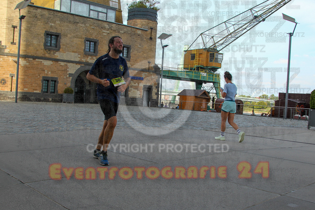 250920_1550_EV4_9602 | Sportfotografie im Rhein-Sieg Kreis, Köln, Bonn, NRW, Rheinland Pfalz, Hessen, etc. Unser Tätigkeitsfeld umfasst den Laufsport vom Volkslauf über den Marathon, Duathlon, Triathon bis zum Ultralauf wie Kölnpfad Ultra oder Schindertrail.