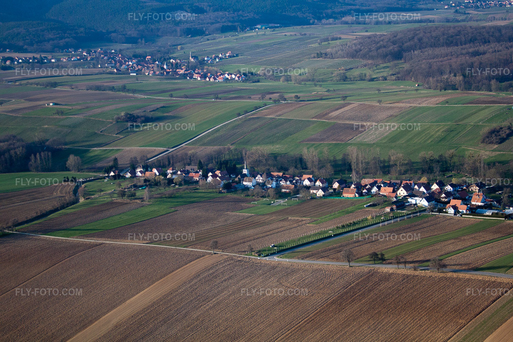 Aerial view: View of the town in Bremmelbach in the state Bas-Rhin, France.Photo: IMG_38770.jpg taken on 03/20/2011 by Werner Riehm/FLY-FOTO.comResolution of the original: 4752 x 3168 px