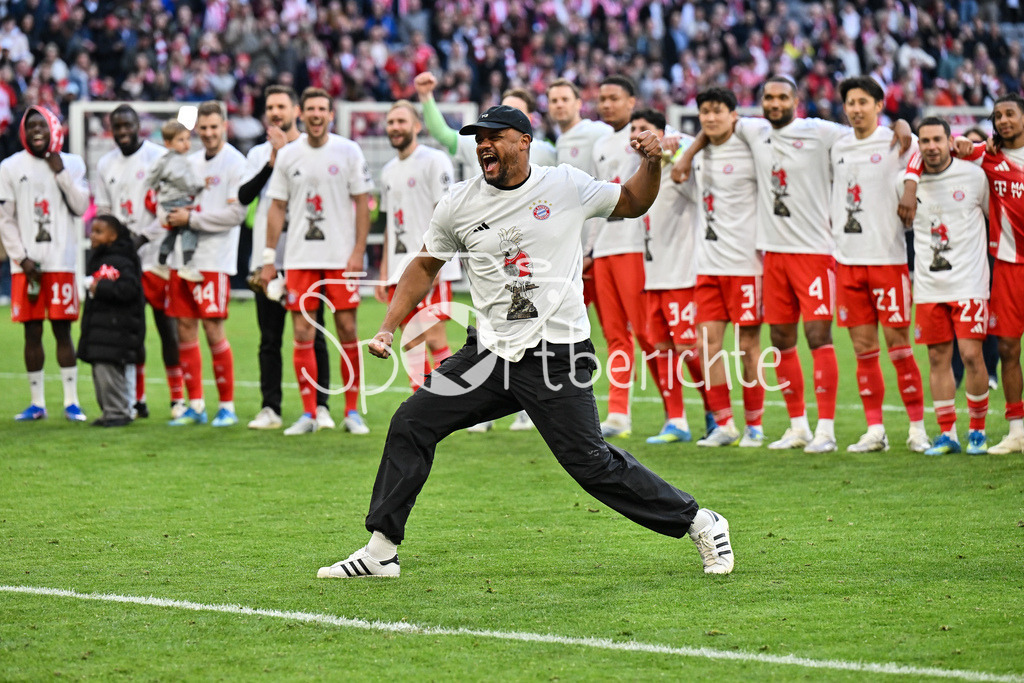FC Bayern München - VfB Stuttgart | MUNICH, GERMANY - 19. APRIL: Bayern Munich celebrating the Deutsche Meiterschaft after the Bundesliga Match between FC Bayern Munich vs. VfB Stuttgart at Matchday 30 at Allianz Arena / DFL REGULATIONS PROHIBIT ANY USE OF PHOTOGRAPHS AS IMAGE SEQUENCES AND/OR QUASI-VIDEO / Vincent KOMPANY Trainer FC Bayern München