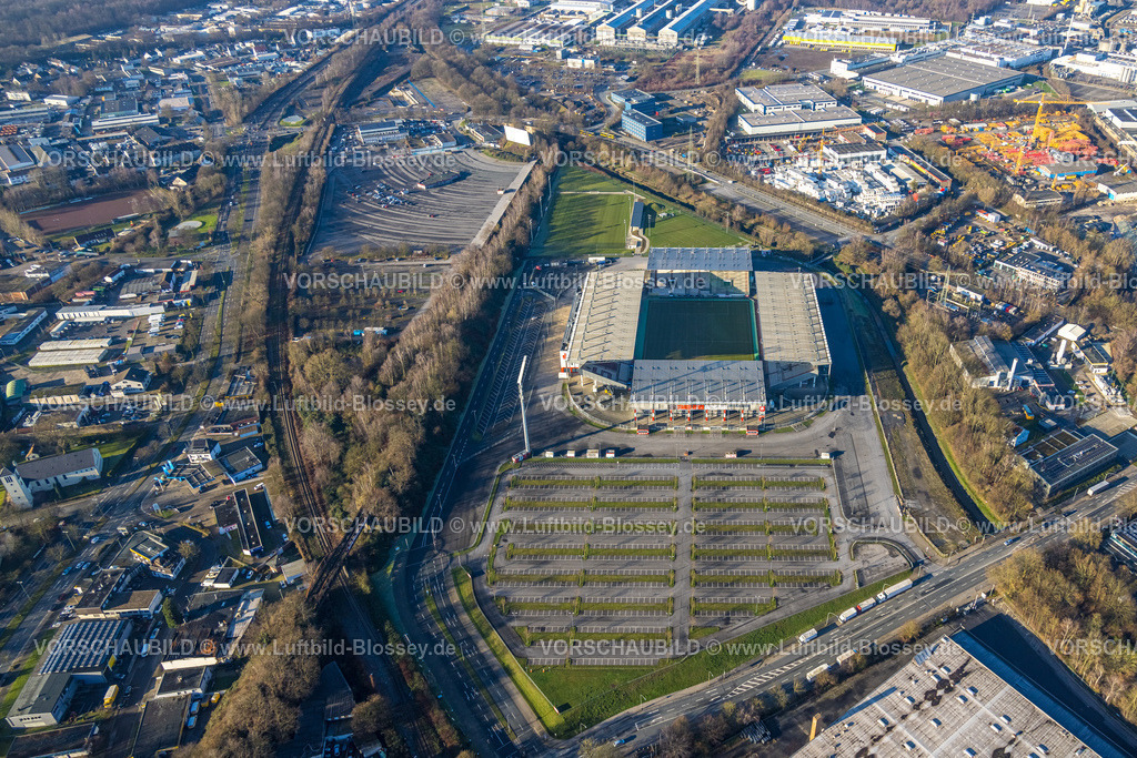 Essen241201768RWE-StadionAnDerHafenstrasse | Luftbild, Fußballstadion an der Hafenstraße des Clubs Rot-Weiss Essen,3. Bundesliga , Essen-Borbeck, Tribünen, ,Essen, Ruhrgebiet, Nordrhein-Westfalen, Deutschland