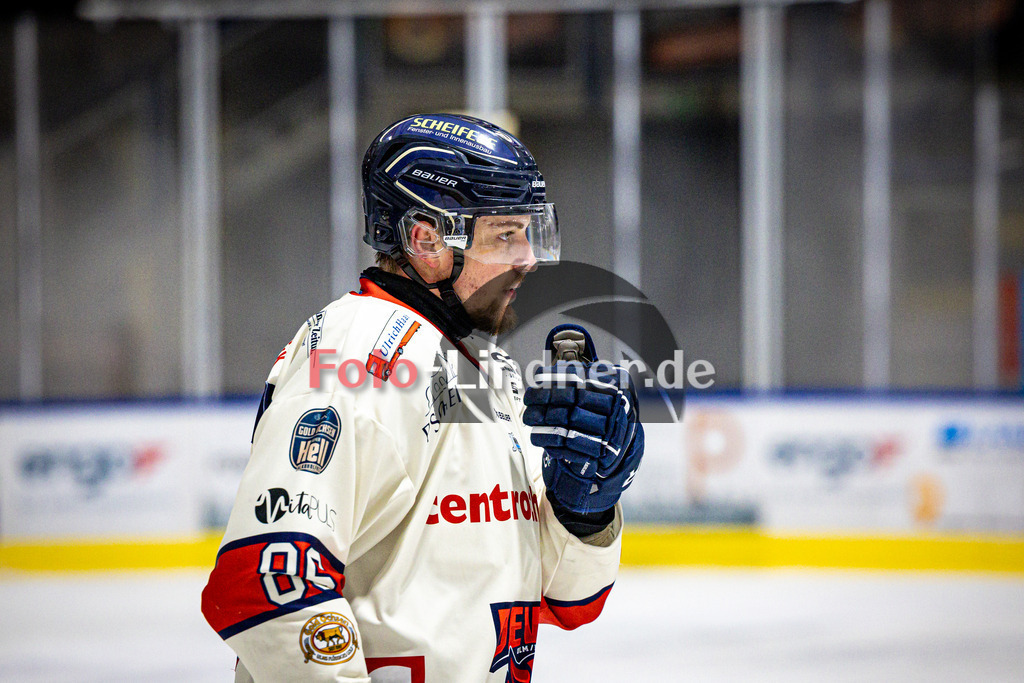 EA Schongau MANNUTS gegen VfE Ulm/Neu-Ulm DEVILS | Eishockey Bayernliga 2025/26 Vorrunde 6 Spieltag, EA Schongau MANNUTS gegen VfE Ulm/Neu-Ulm DEVILS, 20251031,Portrait Maximilian RIEGER (VfE Ulm/Neu-Ulm DEVILS 86),2025-10-31 in Schongau (Eisstadion Schongau), Maximilian RIEGER (VfE Ulm/Neu-Ulm DEVILS 86)Copyright: WolfgangxLindner www.foto-lindner.de