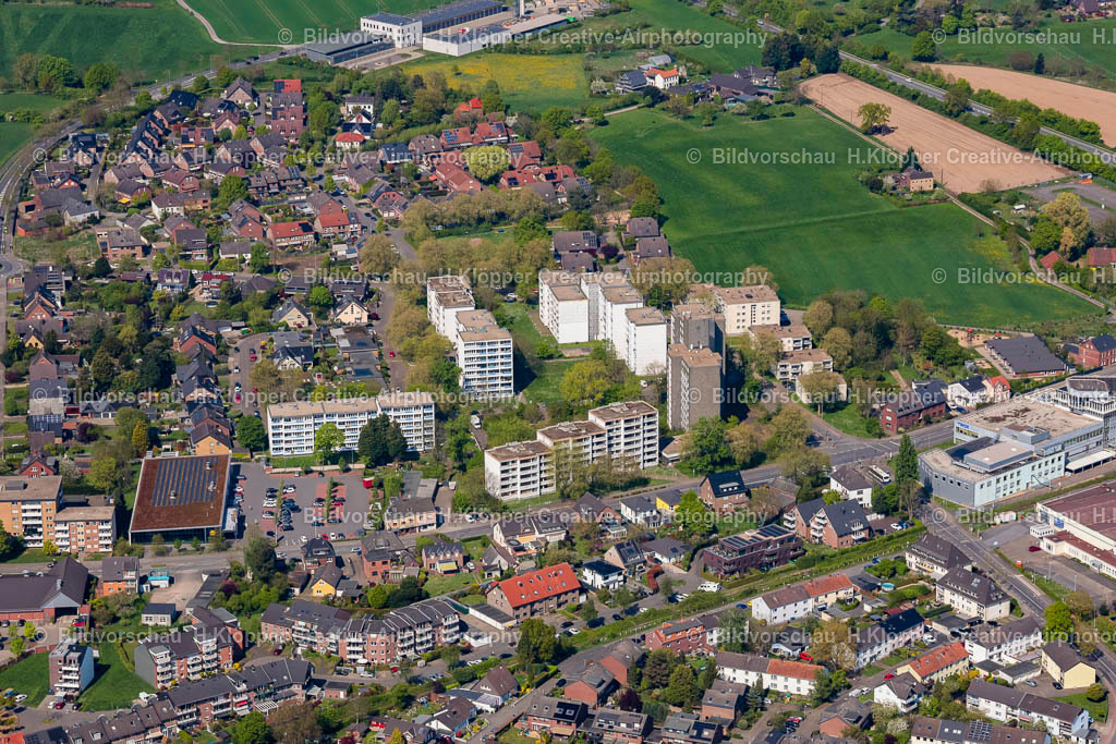 Luftbilder Neukirchen-Vluyn-0553 | Luftbild Plattenbau- Hochhaus- Wohnsiedlung im Ortsteil Vluyn in Neukirchen-Vluyn im Bundesland Nordrhein-Westfalen, Deutschland - Realisiert mit Pictrs.com