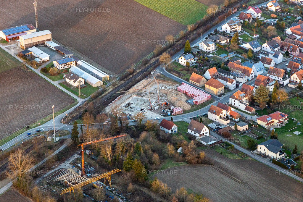 Luftbild: Baustelle am Bahnübergang im Ortsteil Schaidt in Wörth im Bundesland Rheinland-Pfalz in Deutschland. Foto: IMG_130359.jpg vom 06.01.2022 durch Werner Riehm/FLY-FOTO.de