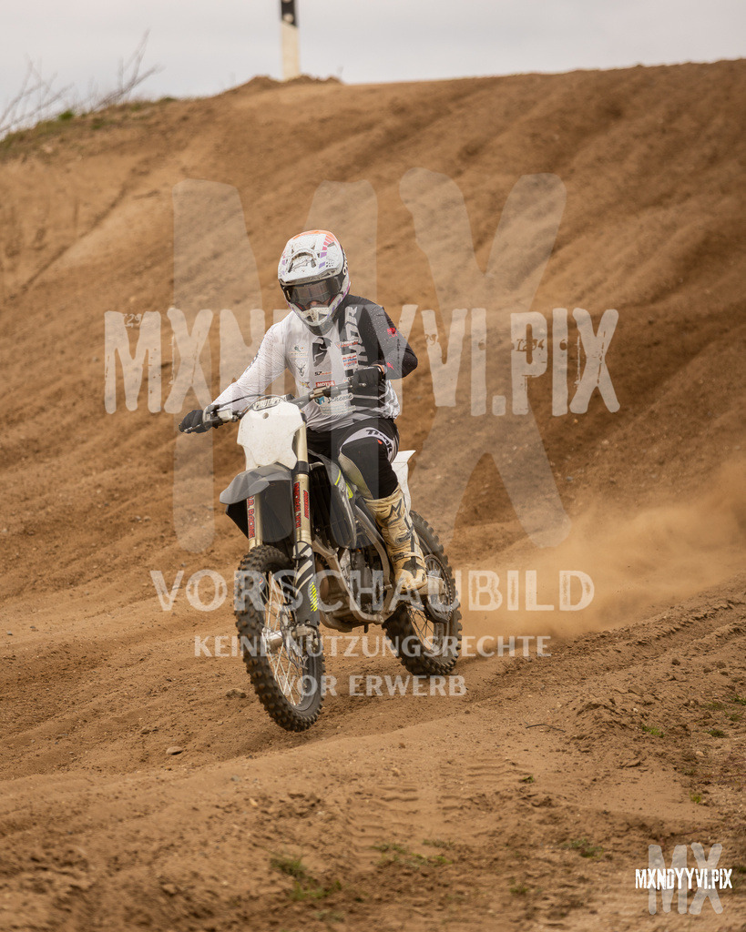 866A1517 | mxndyyvipix