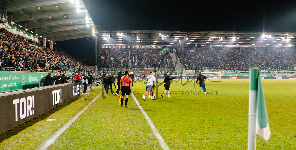 2. Bundesliga, Saison 2025/26, 15. Spieltag: SC Preußen Münster - Hannover 96 | Münster, 05.12.2025: 2. Bundesliga, 15. Spieltag, SC Preußen Münster gegen Hannover 96 im LVM-Preußenstadion in Münster. Foto: sportfotografie.ms | Markus Paletta - Realisiert mit Pictrs.com