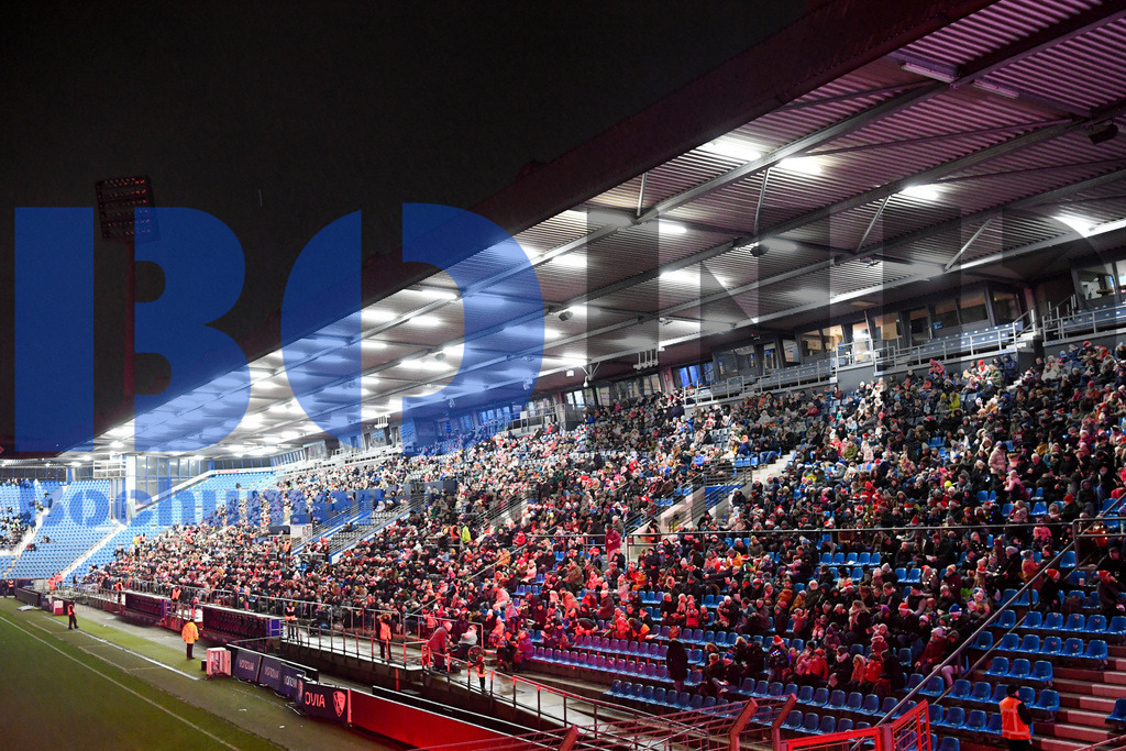 CSC_WEISIN20231220-29 | bond - Realisiert mit Pictrs.com