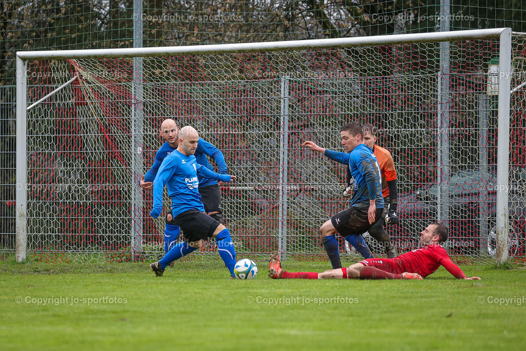 BQ3I6215 | 15.04.2023; kreisliga A Wetzlar; Rasenplatz Niederlemp; SpVgg Lemp - TSV Blasbach; Ergebnis: 0:1 (0:0)