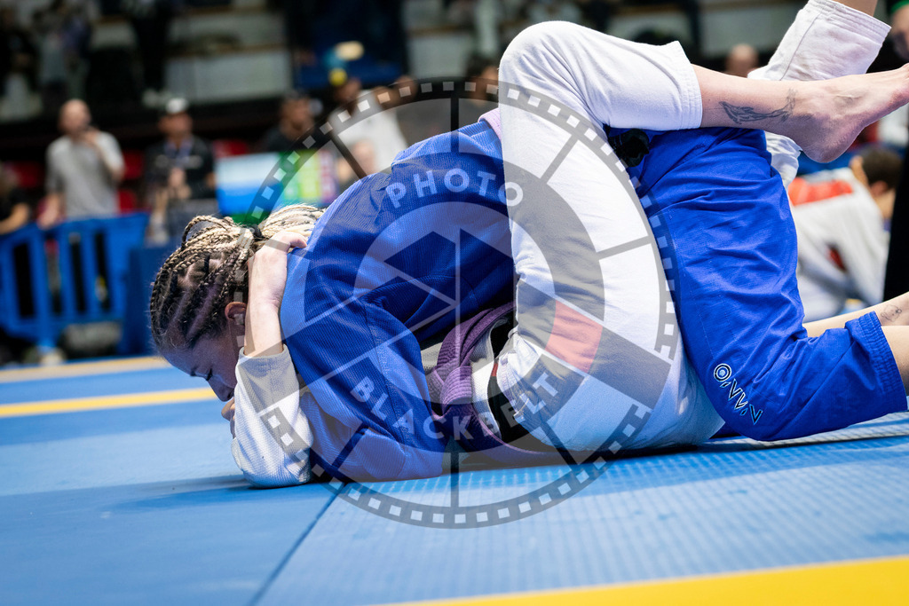 20240125PBB01279 | Fighters compete during the sixth day of the Brazilian Jiu-jitsu European Championship of the IBJJF in Paris, France, on January 25, 2024.