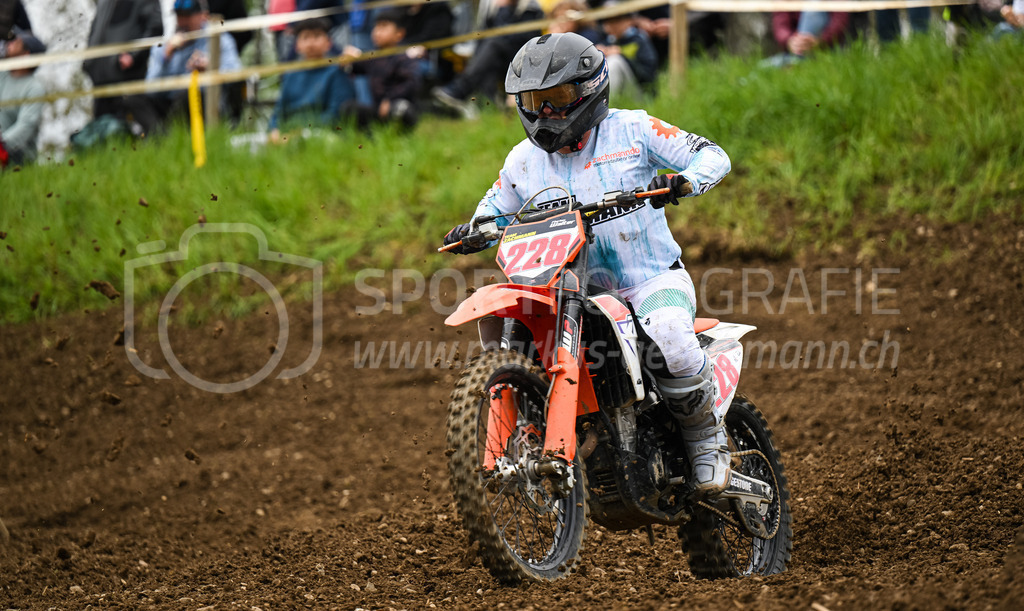Motocross Schlatt bei Winterthur - 30. April 2023 | #228 Walter Florian aus Hettlingen (CH) auf KTM in der Kategorie Senioren am Motocross Schlatt bei Winterthur, 30. April 2023. 
Instagram: @mx_schlatt | @mc_wila | @sam_schweiz
Bild: Sportfotografie Markus Aeschimann | www.markus-aeschimann.ch - Realisiert mit Pictrs.com