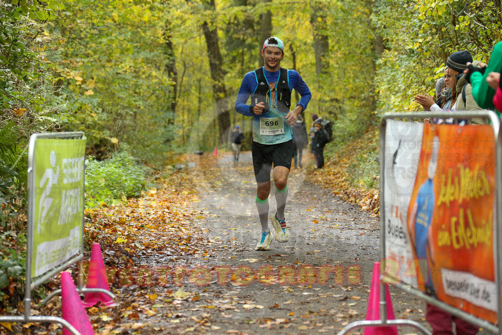 251026_1154_EX1_9774 | Sportfotografie im Rhein-Sieg Kreis, Köln, Bonn, NRW, Rheinland Pfalz, Hessen, etc. Unser Tätigkeitsfeld umfasst den Laufsport vom Volkslauf über den Marathon, Duathlon, Triathon bis zum Ultralauf wie Kölnpfad Ultra oder Schindertrail.