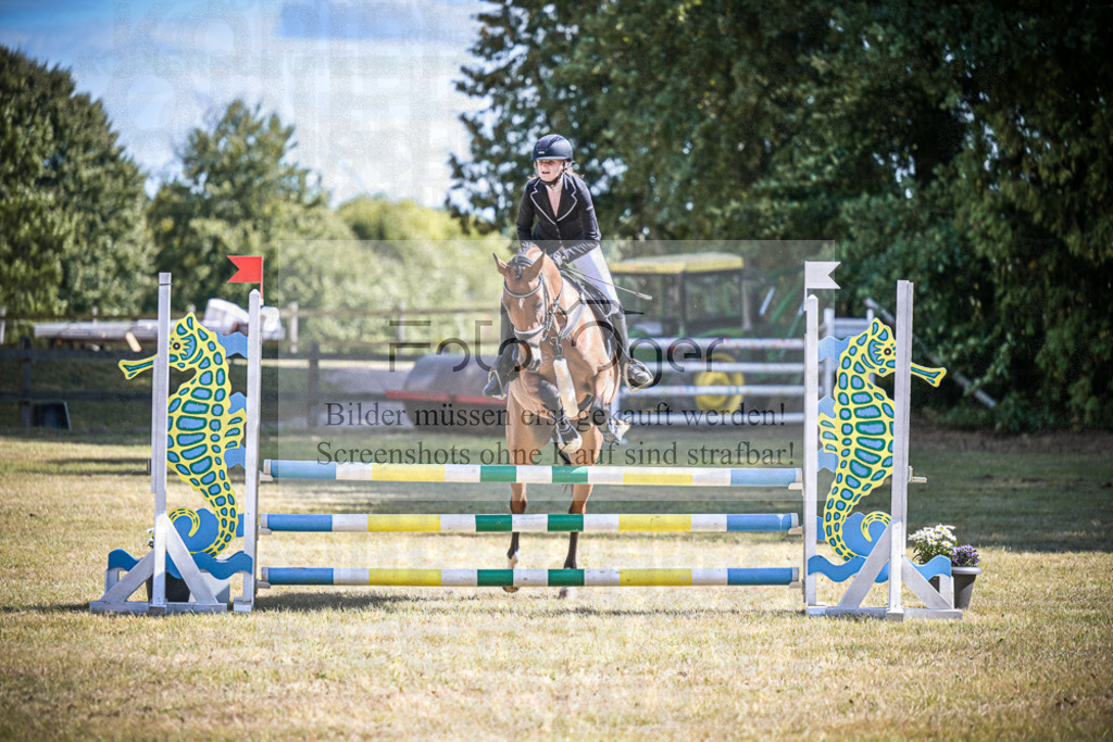 DOS_1115 | Entdecke hochwertige Reitturnierfotos von Foto Oger. Professionell, emotional und authentisch – jetzt Lieblingsmomente im Shop bestellen.Deutschlandweite Turnierfotografie. - Realisiert mit Pictrs.com