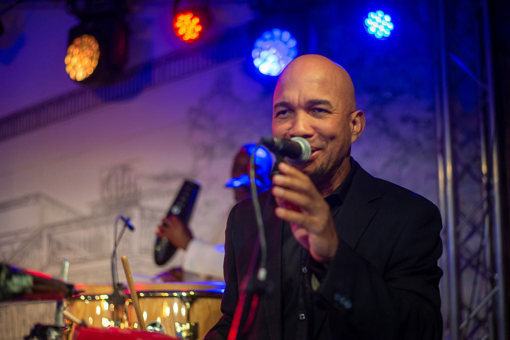 Summ Summ Salsa | Kinderkonzert Summ Summ Salsa mit Klazz Brothers & Cuba Percussion im Forte Belvedere Leisnig zum Festival Hallo Leisnig 2022. - Realisiert mit Pictrs.com